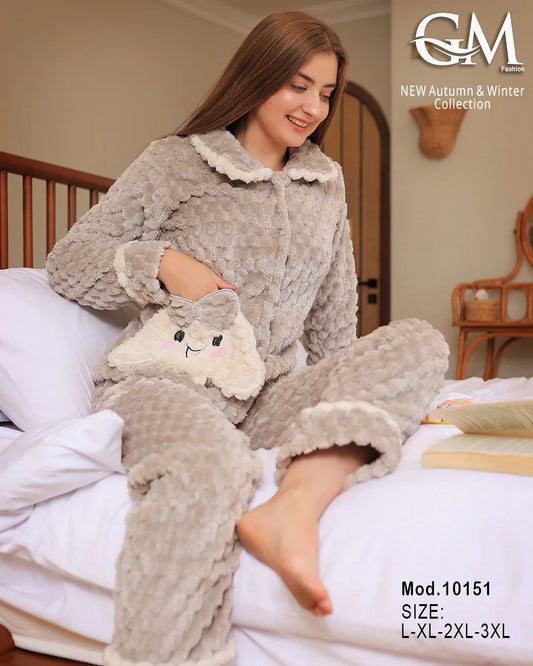 بيجامة شتوي حريمي قطيفة بجيب مطرز – موديل 10151 | GM Fashion