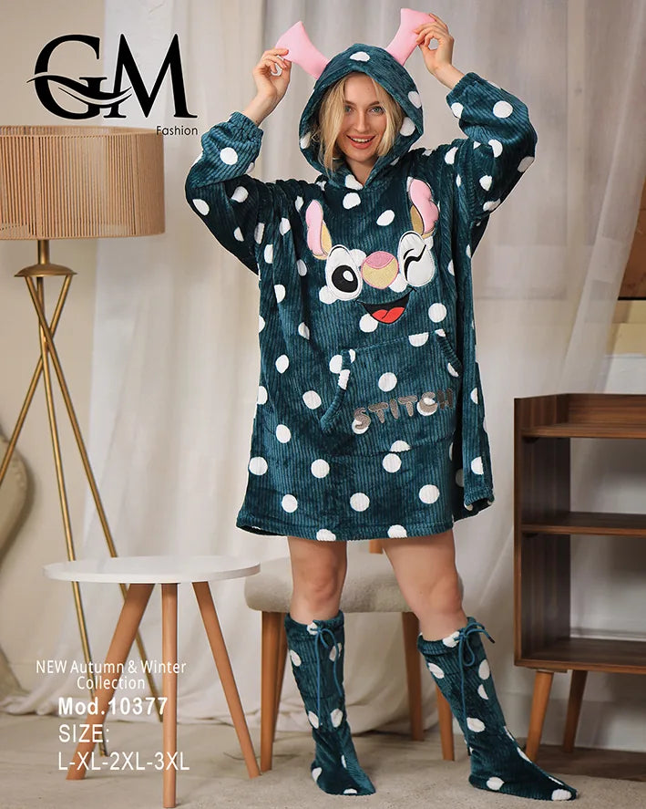 بيجامة شتوية نسائية قطيفة برسومات لطيفة – موديل 10377 | GM Fashion