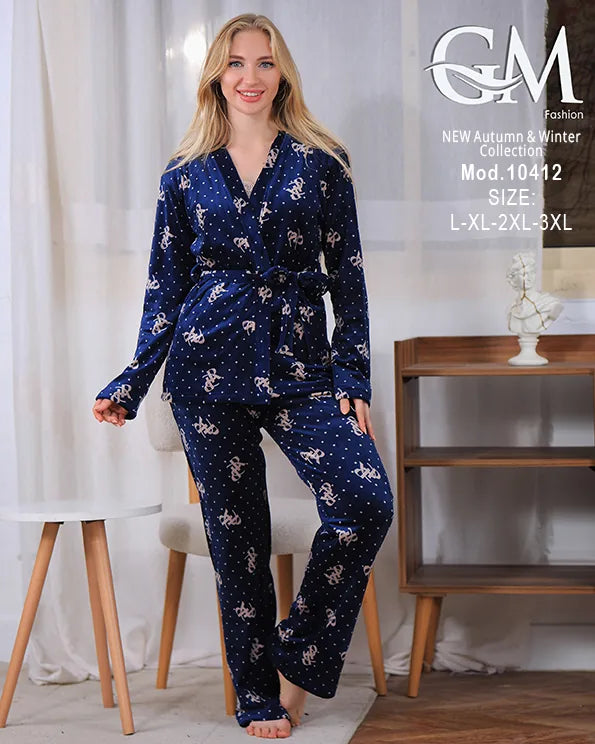 بيجامة شتوي حريمي قطيفة فاخرة بطبعة نجوم – GM Fashion موديل 10412