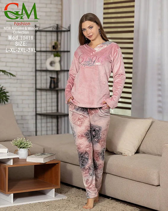 بيجامة حريمي قطيفة منقوشة GM Fashion | موديل 10418 بيجامات شتوي تقيلة برسومات