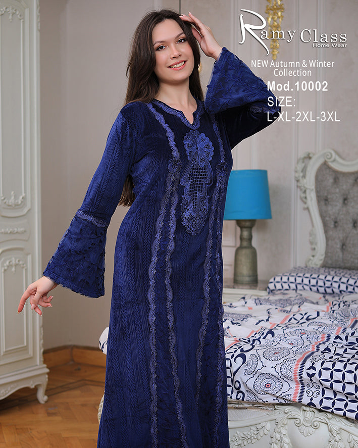 جلابية شتوي قطيفة مطرزة – موديل 10002 من Ramy Class – مقاسات L حتى 3XL