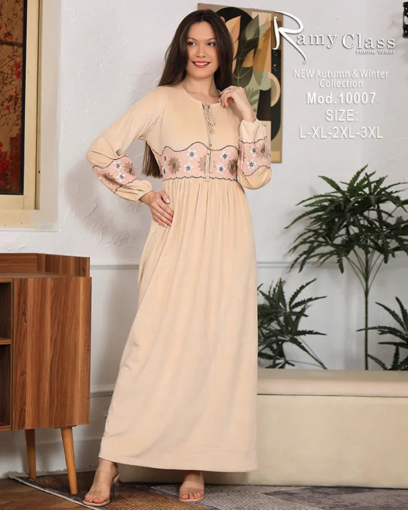 عباءة شتوية نسائية Ramy Class | موديل 10007 بتطريز على الخصر