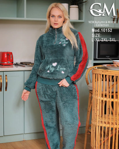 بيجامة شتوي حريمي قطيفة بسوستة نصفية وجيب مطرز – موديل 10152 | GM Fashion