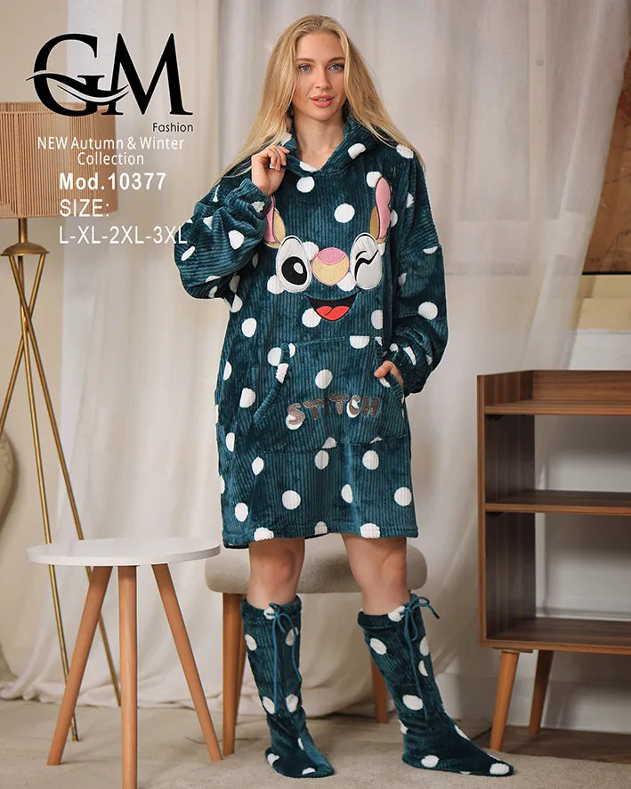 بيجامة شتوية نسائية قطيفة برسومات لطيفة – موديل 10377 | GM Fashion