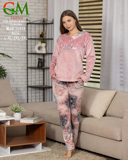 بيجامة حريمي قطيفة منقوشة GM Fashion | موديل 10418 بيجامات شتوي تقيلة برسومات