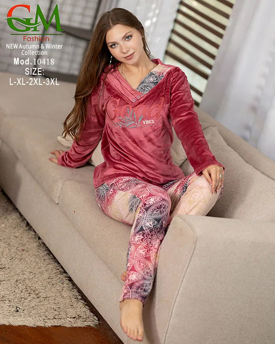بيجامة حريمي قطيفة منقوشة GM Fashion | موديل 10418 بيجامات شتوي تقيلة برسومات