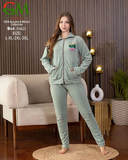 بيجامة حريمي قطيفة مطرزة GM Fashion | موديل 10421 بجاكيت شتوي وسوستة