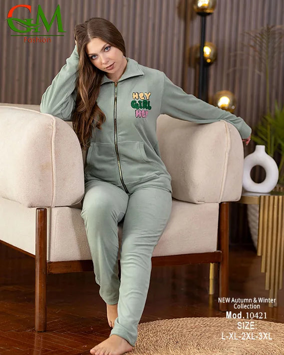 بيجامة حريمي قطيفة مطرزة GM Fashion | موديل 10421 بجاكيت شتوي وسوستة