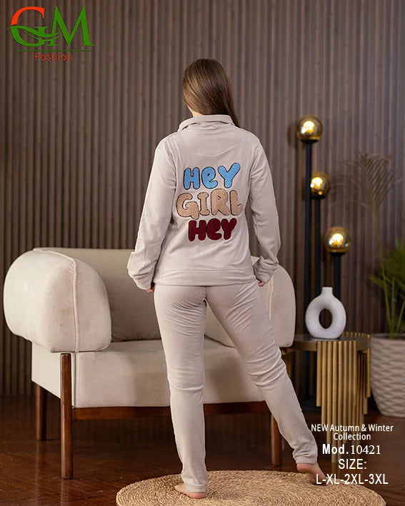 بيجامة حريمي قطيفة مطرزة GM Fashion | موديل 10421 بجاكيت شتوي وسوستة