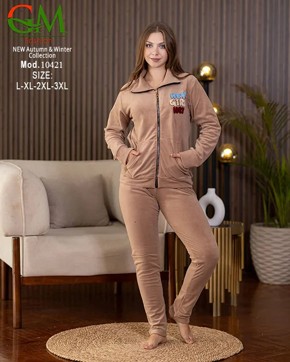 بيجامة حريمي قطيفة مطرزة GM Fashion | موديل 10421 بجاكيت شتوي وسوستة