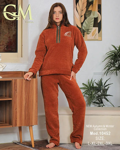 طقم شتوي نسائي قطيفة سادة بربع سحاب | GM Fashion | موديل 10452