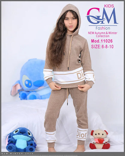 طقم بيجامة بناتي شتوي GM Kids | موديل 11026 بطبعة عصرية
