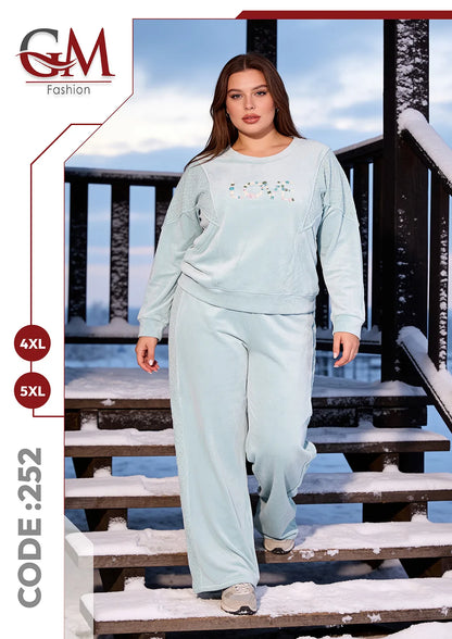 طقم حريمي شتوي قطيفة LOVE بمقاسات كبيرة – GM Fashion موديل 252