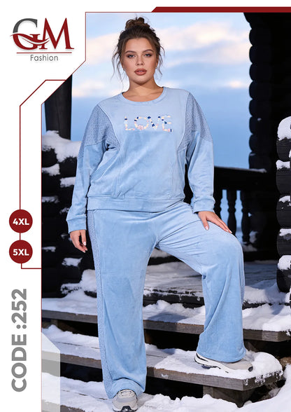 طقم حريمي شتوي قطيفة LOVE بمقاسات كبيرة – GM Fashion موديل 252