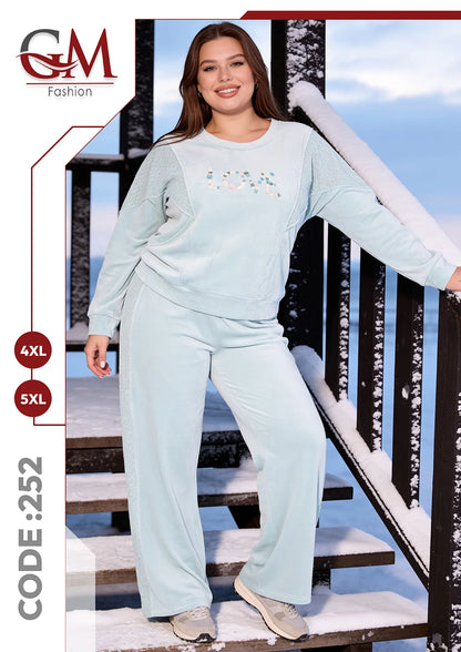 طقم حريمي شتوي قطيفة LOVE بمقاسات كبيرة – GM Fashion موديل 252