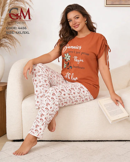 بيجامة حريمي مقاسات كبيرة قطن تيشيرت بطباعة وبنطلون مزخرف – GM Fashion موديل 4456