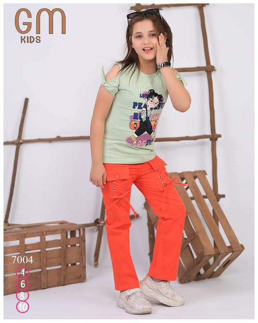 طقم بناتي صيفي من القطن – تيشيرت وبنطلون موديل 7004 من GM Kids – مقاس 4 إلى 10 سنوات