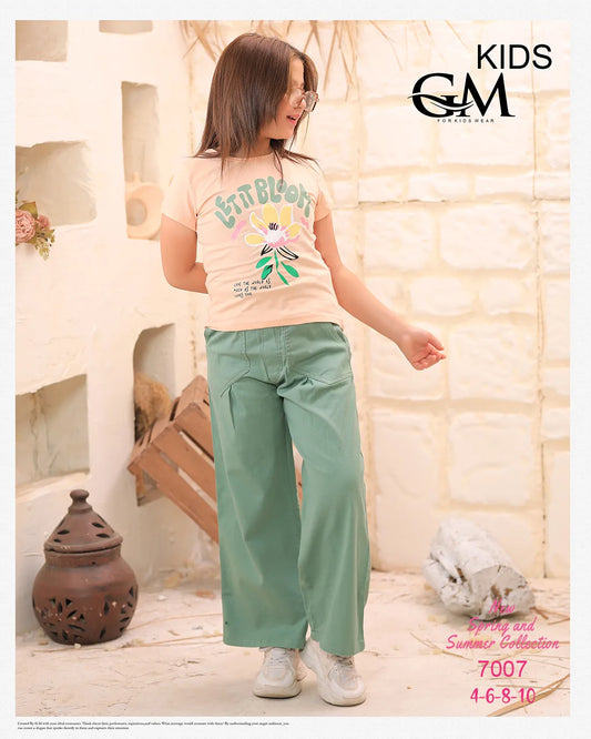 طقم بناتي صيفي من القطن – تيشيرت موديل وبنطلون واسع 7007 من GM Kids – مقاس 4 إلى 10 سنوات